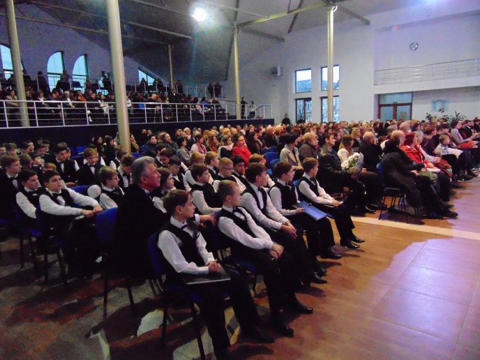 У Мукачеві відбувся ювілейний концерт Володимира Волонтира – 01