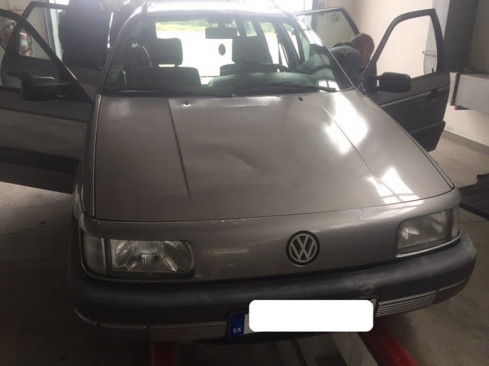 Двоє чоловіків намагалися перевезти контрабанду. Обоє залишилися без автівок – 03