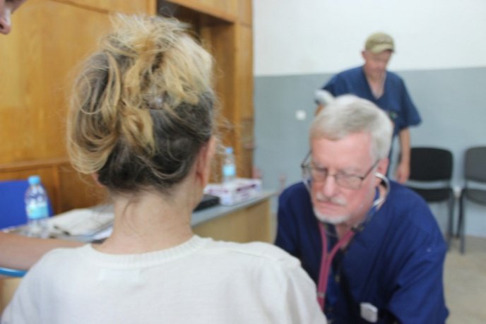 Робити добро – це просто: як лікарі зі США завітали в Мукачево – 05