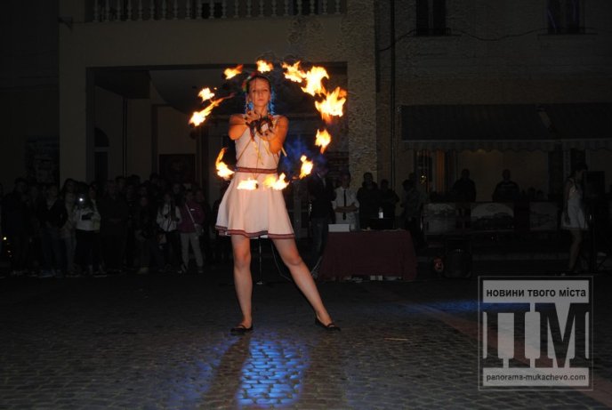 Театр вогню "Dragonfly" вже вдруге виступив у Мукачеві (ФОТОРЕПОРТАЖ) – 16
