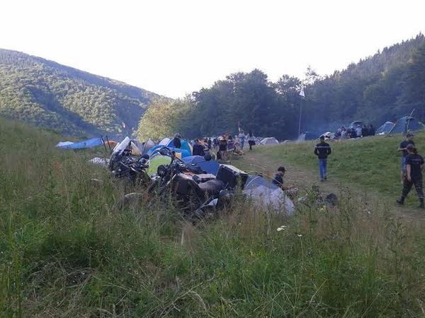 Без сцен та реклами: біля водоспаду Шипіт проходить рекордний з’їзд неформалів – 08