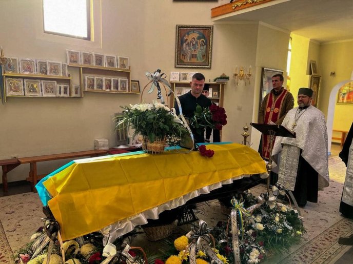 Область попрощалась із полеглим на війні захисником – 02