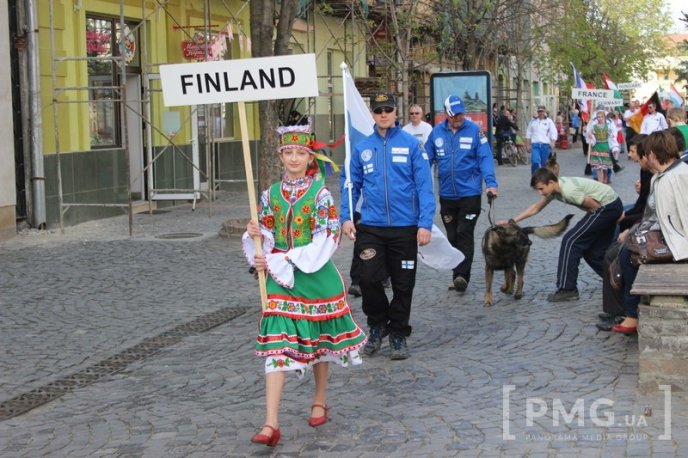 У Мукачеві урочисто відкрили чемпіонат світу зі слідової роботи службових собак – 33