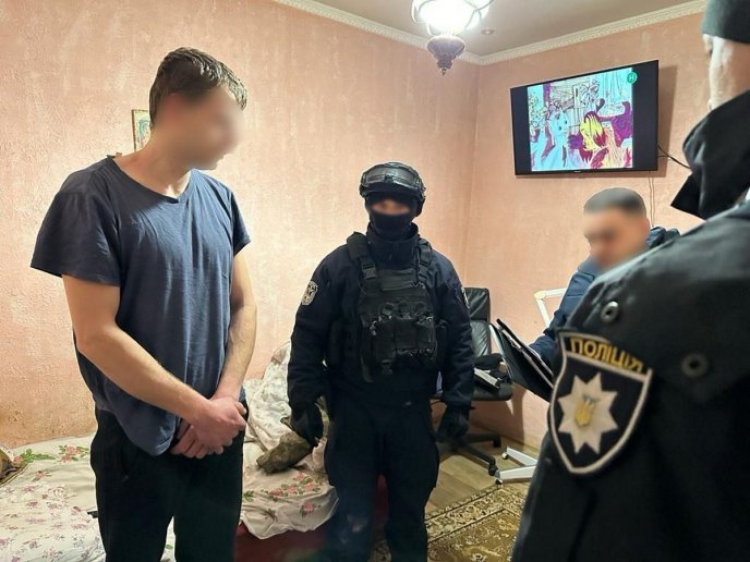 Обшуки провели в Ужгороді та Мукачеві: в області викрили злочинне угруповання – 02