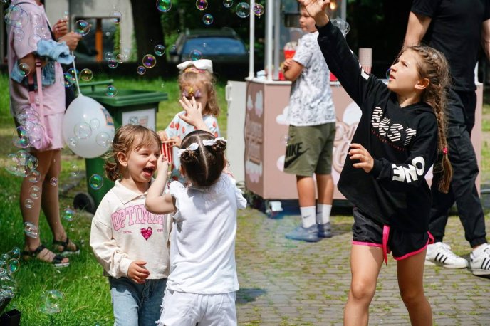 В Ужгороді провели свято для дітей – 06