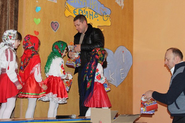 У Дубовому юні колядники з навколишніх сіл славили народження Ісуса Христа – 04