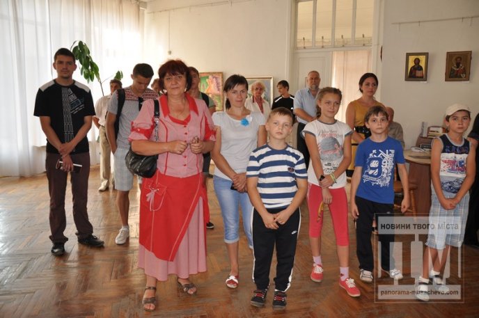 У Мукачеві стартувала виставка неймовірно красивих картин від творчого об’єднання "Райдуга" (ФОТО) – 18