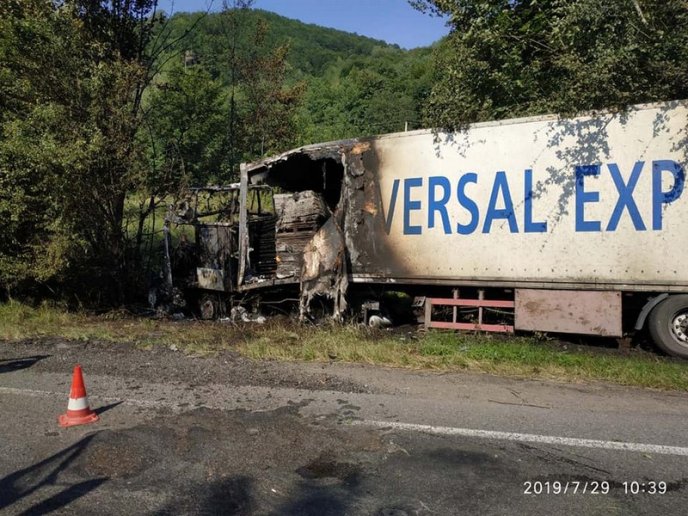 Три трупи: подробиці фатальної аварії на трасі Київ-Чоп – 05