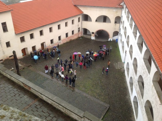 Молодь Мукачева провела флешмоб єдності "Ми разом! - Мы вместе!" (ФОТО,ВІДЕО) – 06