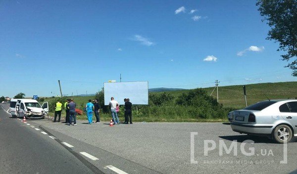 На трасі "Київ-Чоп" "Жигуль" та мікроавтобус потрапили у ДТП – 03