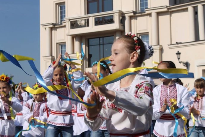 В рамках Дня міста Ужгород відбувся масштабний танцювальний флешмоб – 13