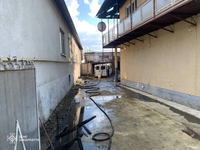 На другий день Пасхи у Великолучківській громаді вирувала масштабна пожежа – 04