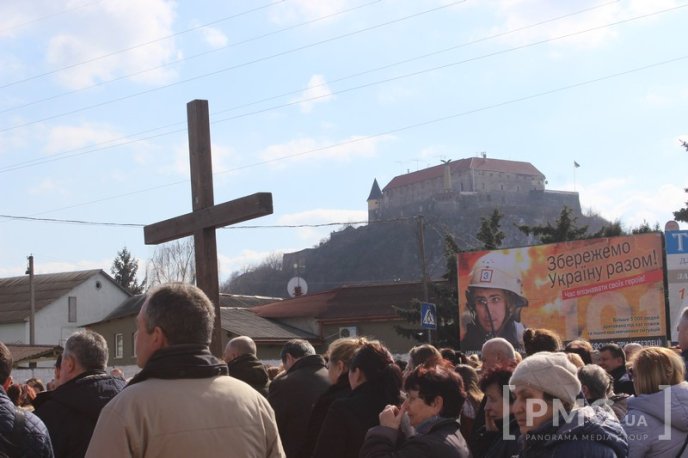 У Мукачеві вірники пройшли Хресну дорогу – 16