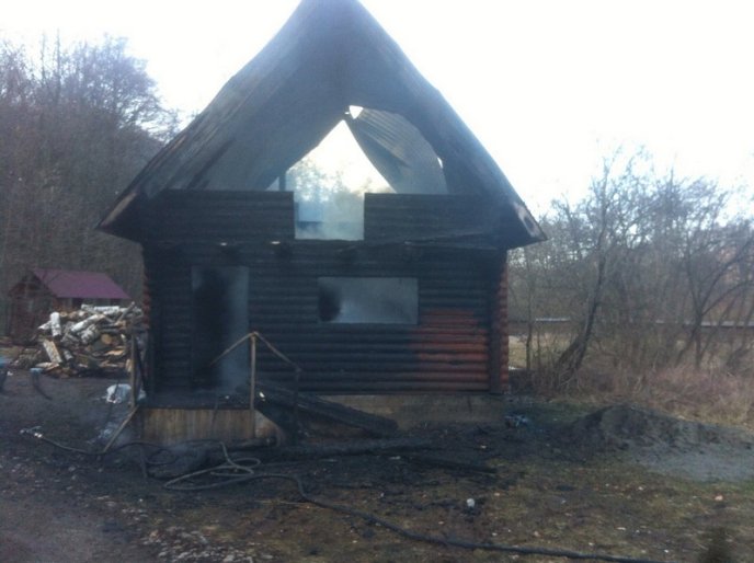 Вогонь знищив дерев’яну дачу на Ужгородщині – 04