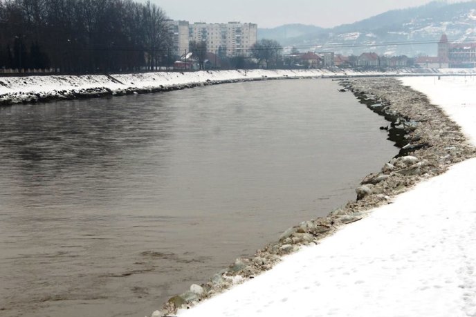 За добу рівень води в Латориці в межах Мукачева впав майже на метр – 02