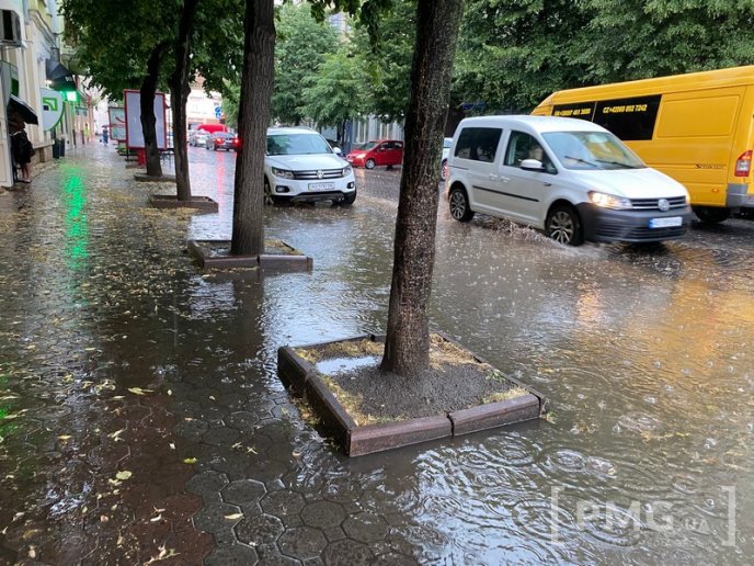 Вулиці Мукачева затопило після потужної зливи – 09