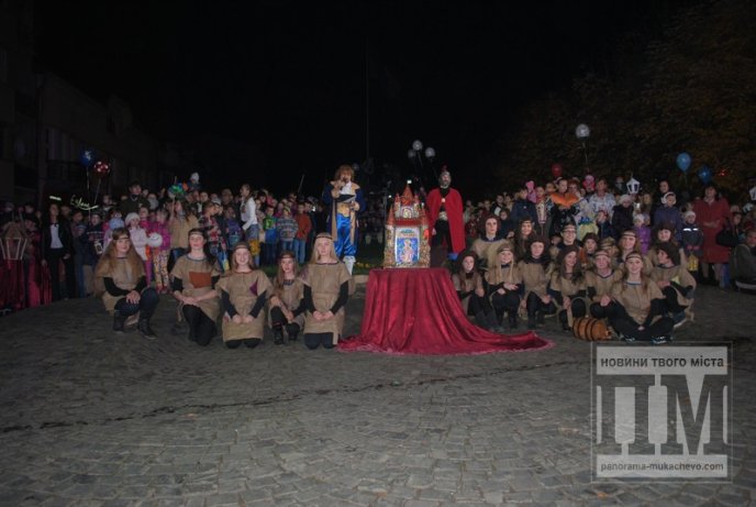 У Мукачеві відзначили День святого Мартина яскравим вогняним шоу (ФОТОРЕПОРТАЖ) – 21