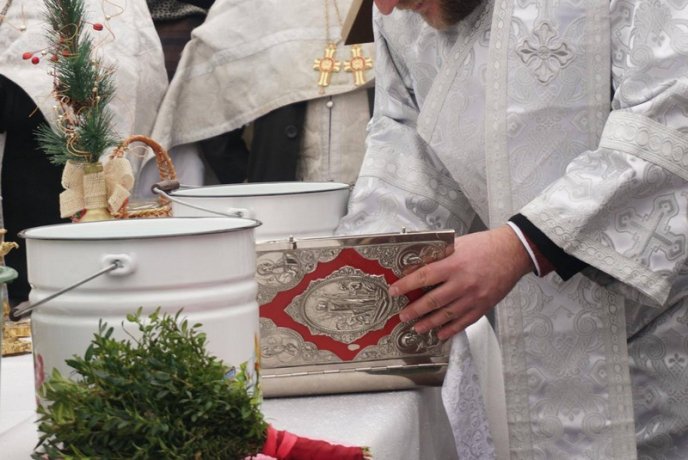 Як у Мукачеві на Водохреща у води Латориці занурювались – 15