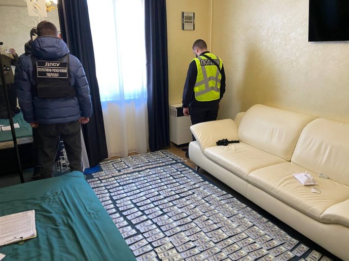На Закарпатті та ще в двох областях провели обшуки – 06