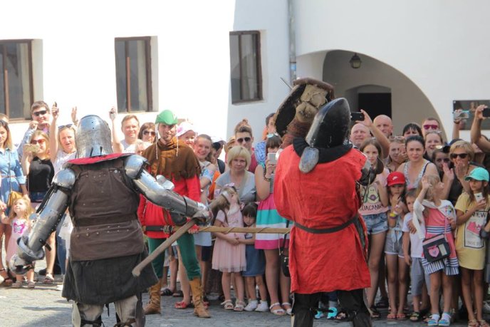 У Мукачеві влаштували реконструкцію весілля Ілони Зріні та Імре Текелі – 24