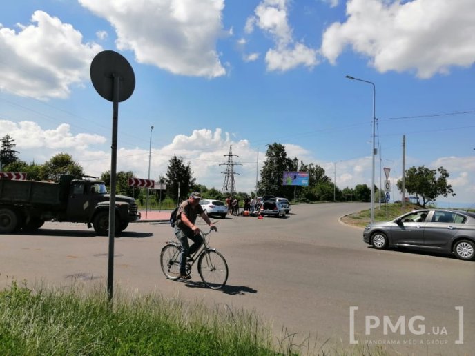 У Мукачеві сталась аварія: рух ускладнено – 05