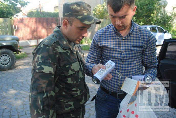 Мукачівським воякам передали необхідну допомогу (ФОТОРЕПОРТАЖ) – 06