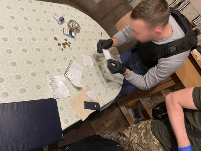 Затримано закарпатця, який хотів перепродати дитину в ЄС за 25 тисяч доларів – 06 Затримано закарпатця, який хотів перепродати дитину в ЄС за 25 тисяч доларів – 06