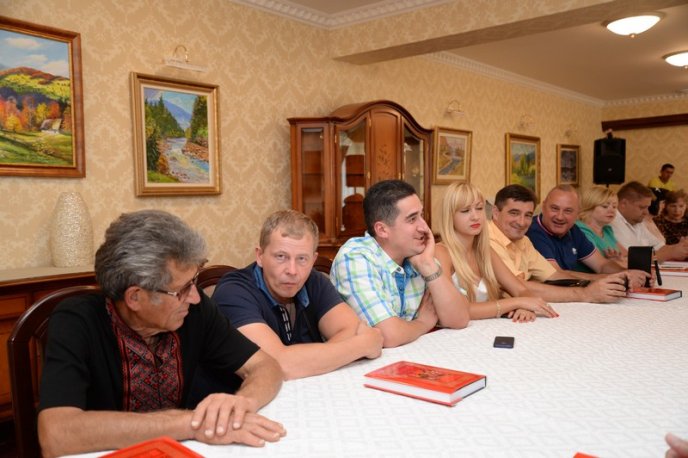 Сьогодні провели термінове засідання Ради адвокатів Закарпатської області – 08