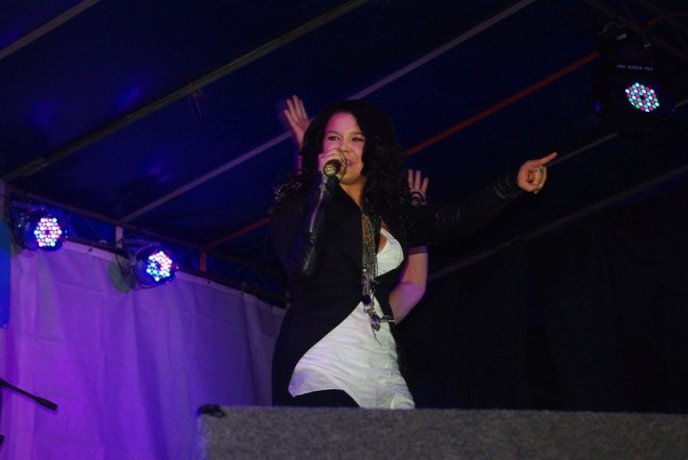 УжНУ з початком нового навчального року вітали Аліна Гросу, "Rock-H" і Степан Гіга (ФОТО) – 14