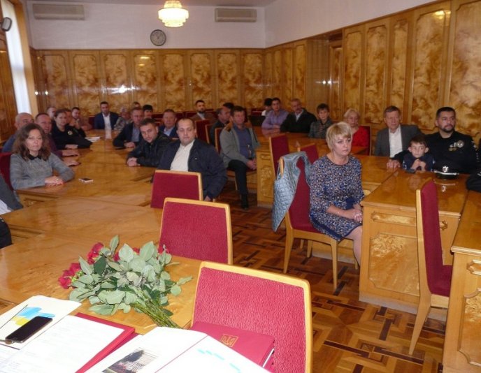 В облдержадміністрації нагороджували закарпатських автомобілістів і дорожників – 03
