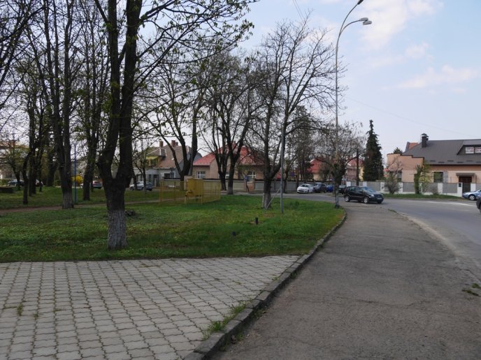 Транспортне коло на Дружби народів в Ужгороді звільнили від біл-бордів – 03 Транспортне коло на Дружби народів в Ужгороді звільнили від біл-бордів – 03