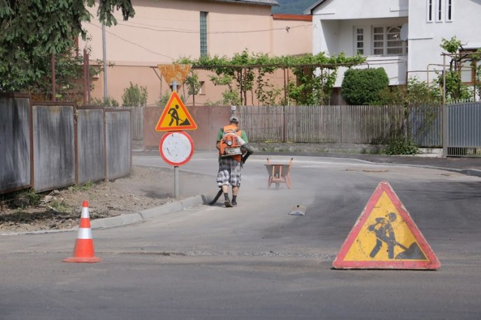 У Мукачеві завершують капремонт однієї з вулиць – 01