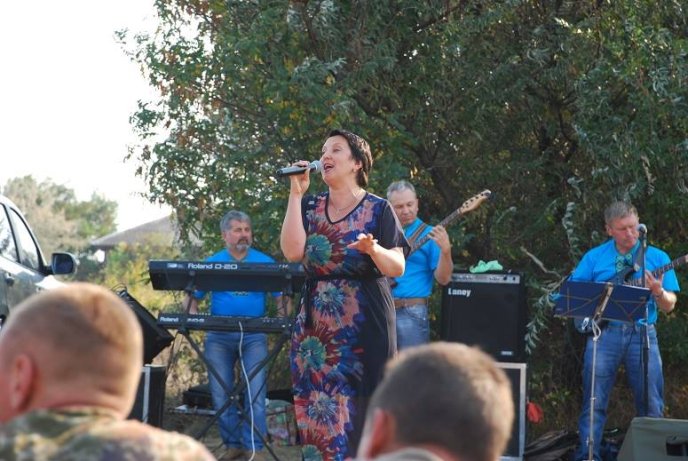 Для військовослужбовців зі 128-ї бригади влаштували фронтовий концерт – 04