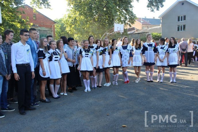 Свято Першого дзвоника відзначили у Мукачівській ЗОШ №1 ім. Пушкіна – 32