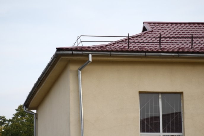 У Мукачівській ЗОШ №2 оновили дах – 02