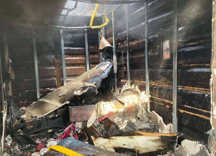 Велика пожежа у Закарпатті: горів двоповерховий будинок – 03 Велика пожежа у Закарпатті: горів двоповерховий будинок – 03