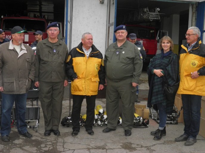 Австрійські благодійники подарували закарпатським рятувальникам бойове спорядження – 01