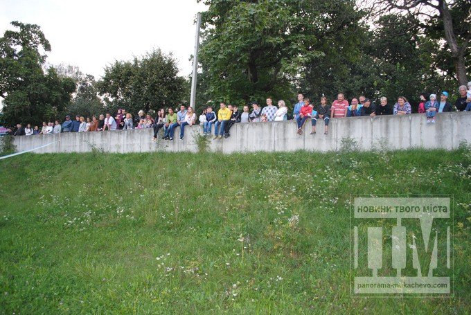Завершилась сьогоднішня святкова програма у Мукачеві вуглеходінням (ФОТОРЕПОРТАЖ) – 04