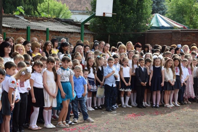 У школах Мукачева пролунав останній дзвінок – 37