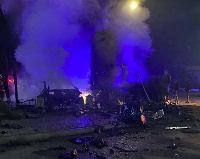 У палаючому авто загинув пасажир: з’явилися фото з місця моторошної ДТП – 03