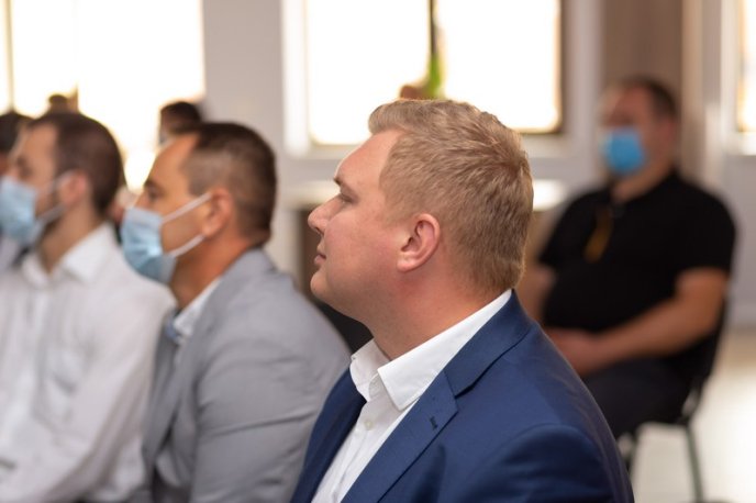 У Мукачеві презентували офіс партії "Слуга Народу" – 11