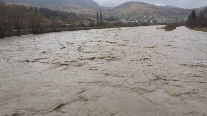 У Міжгір’ї через зливи піднявся рівень води у річці Ріка – 07