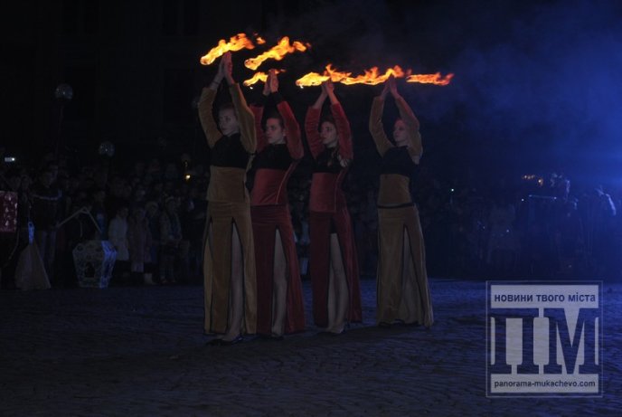У Мукачеві відзначили День святого Мартина яскравим вогняним шоу (ФОТОРЕПОРТАЖ) – 25