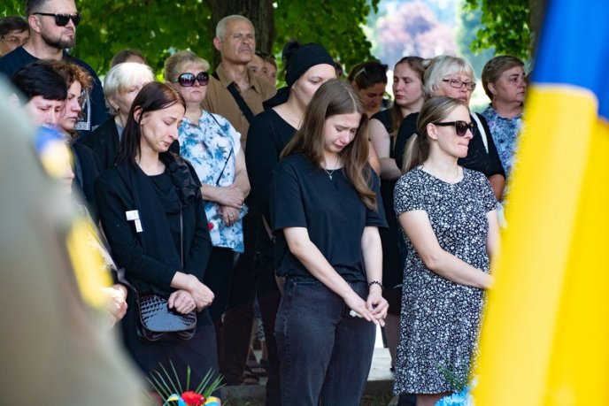 Залишилися мама, дружина, сестра: Закарпаття втратило ще одного Героя – 01