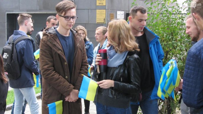 Біля консульства Угорщини в Ужгороді відбулась акція у підтримку закону "Про освіту" – 08