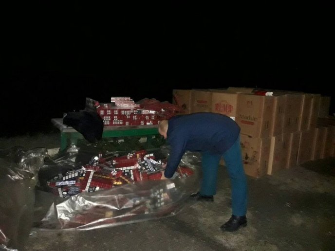 У вантажівці знайшли контрабанду на 1,5 мільйони – 01