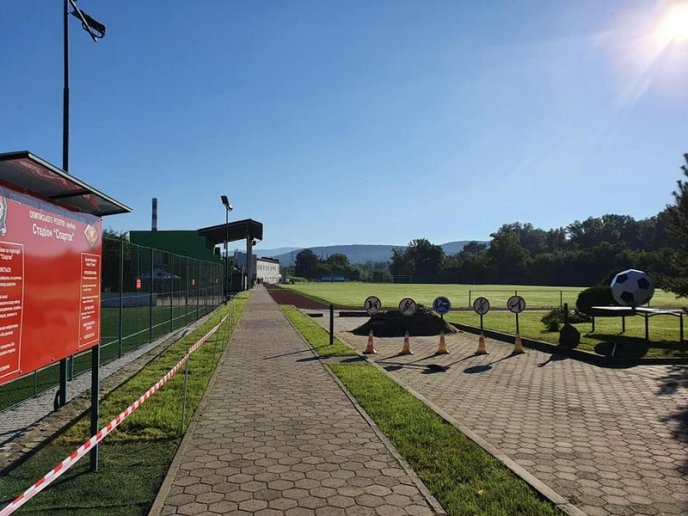 В Ужгороді зводять спорткомплекс для юних закарпатських футболістів – 01