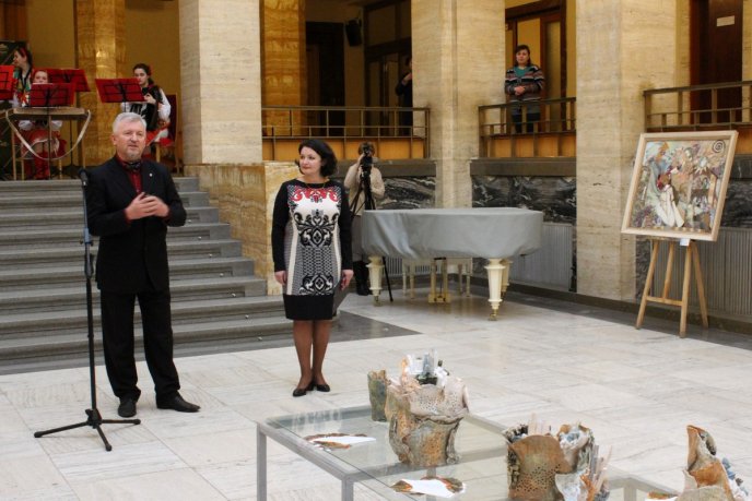 В Ужгороді відкрили виставку українсько-словацької кераміки та живопису – 02