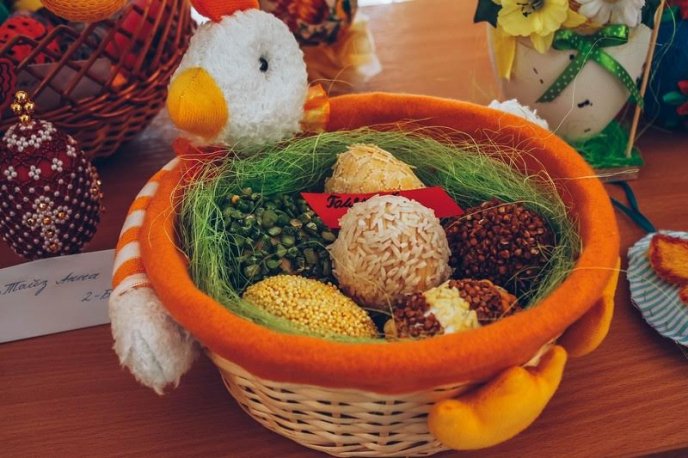 У школах Мукачева стартував пасхальний конкурс – 06