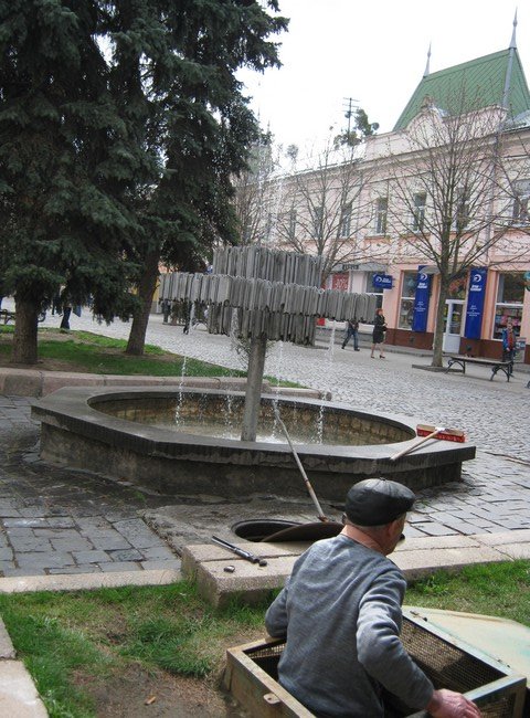 Ще один фонтан запрацював у Мукачеві (ФОТО) – 03